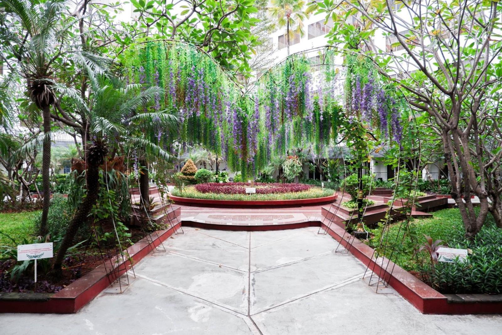 Mercure Jakarta Batavia Bagian luar foto